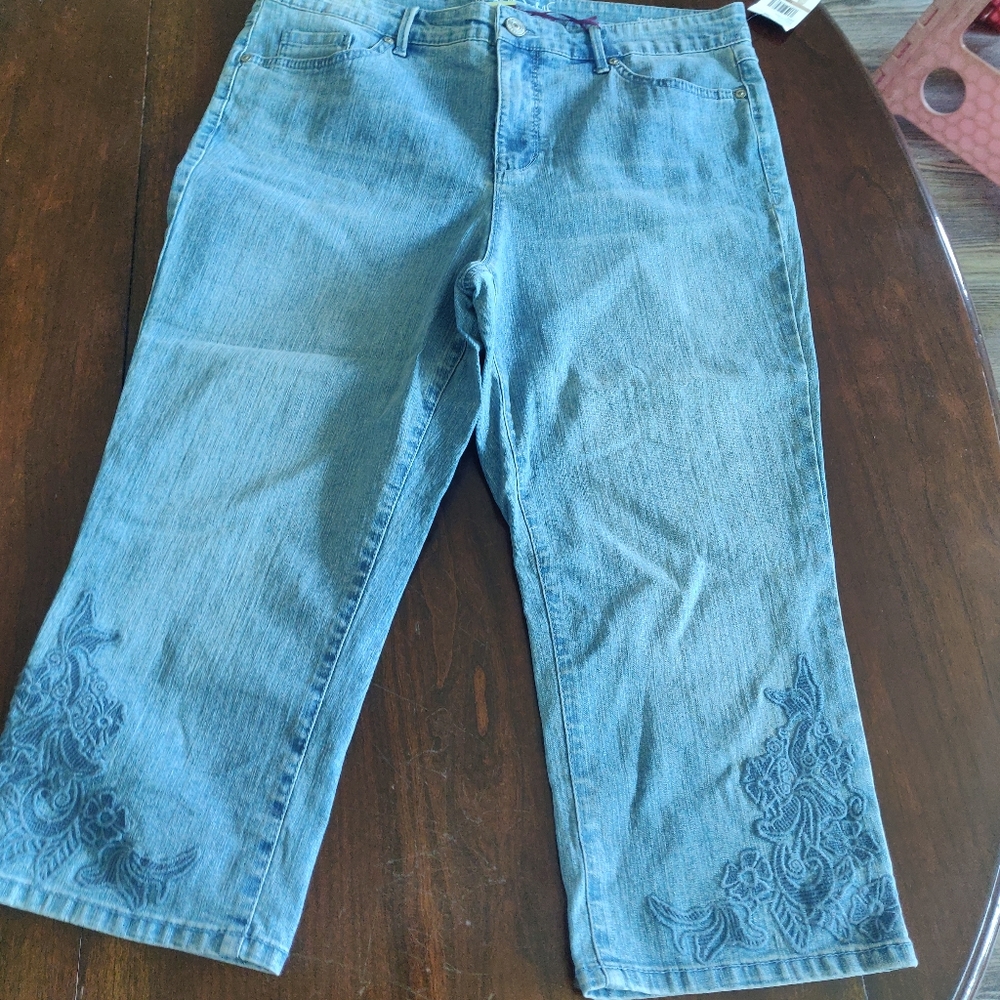 Pants - Picture 7 of 8